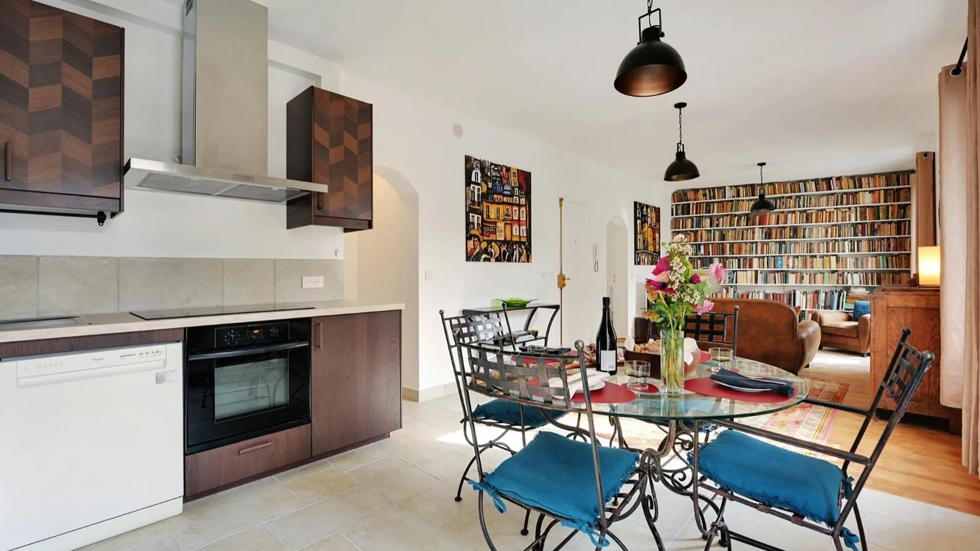 Fully Renovated In Montmartre