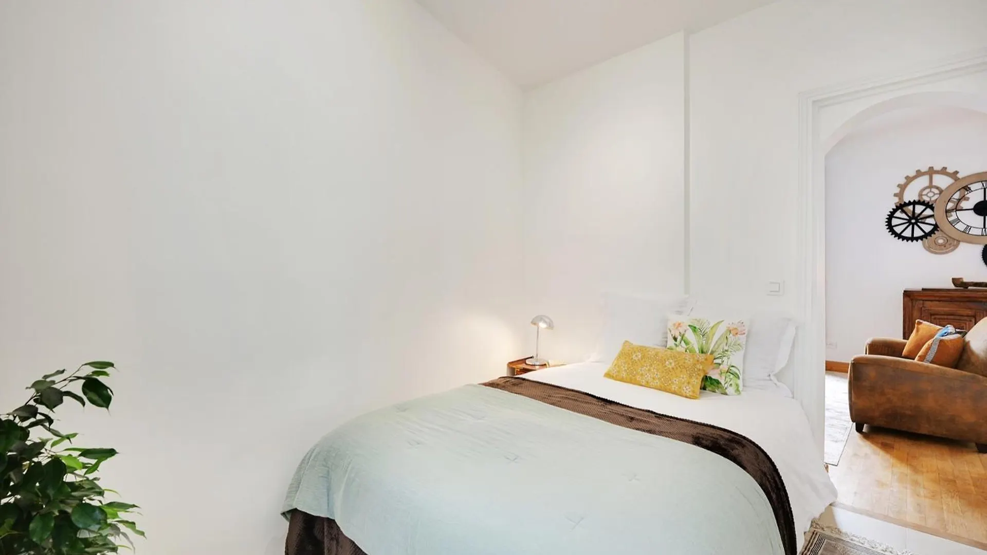 Fully Renovated In Montmartre *