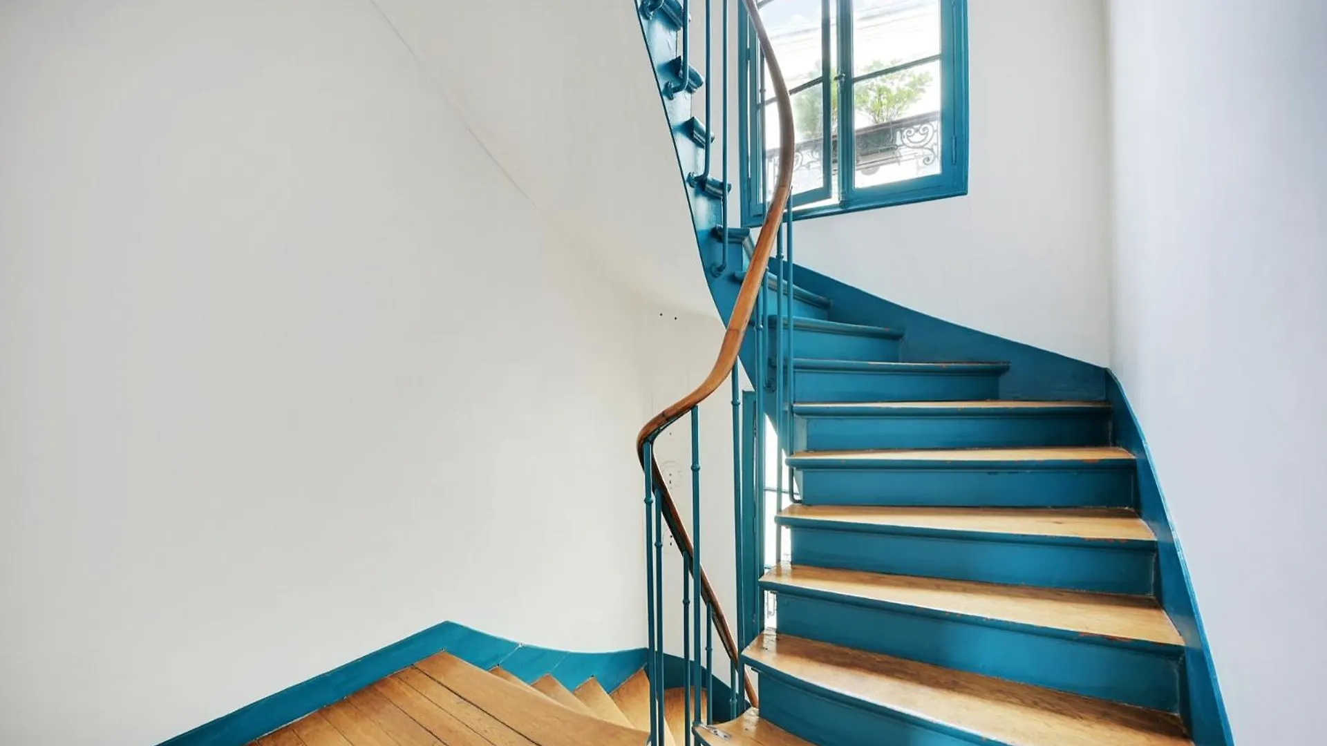 Apartment Fully Renovated In Montmartre Paris