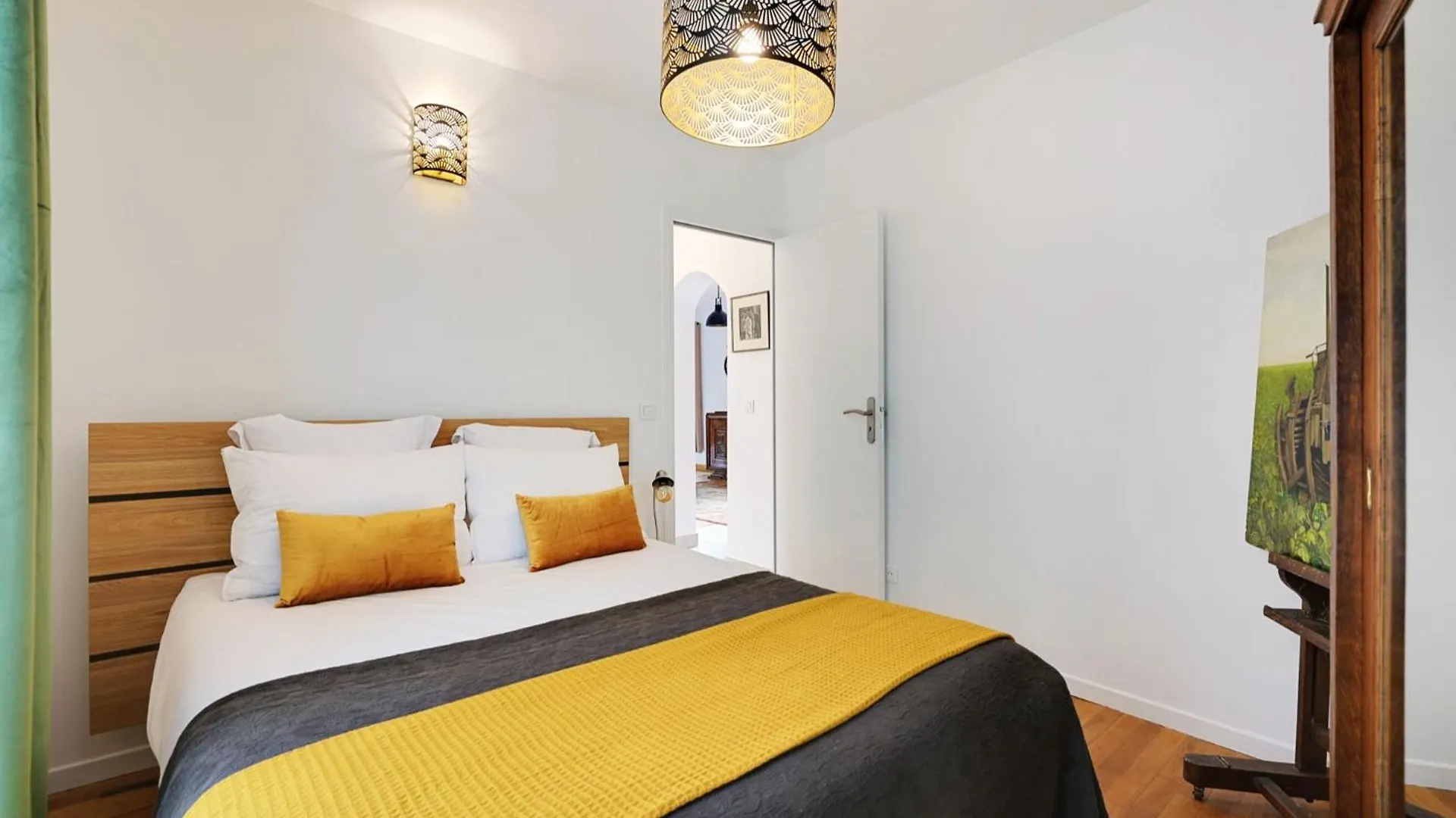 Fully Renovated In Montmartre Apartment